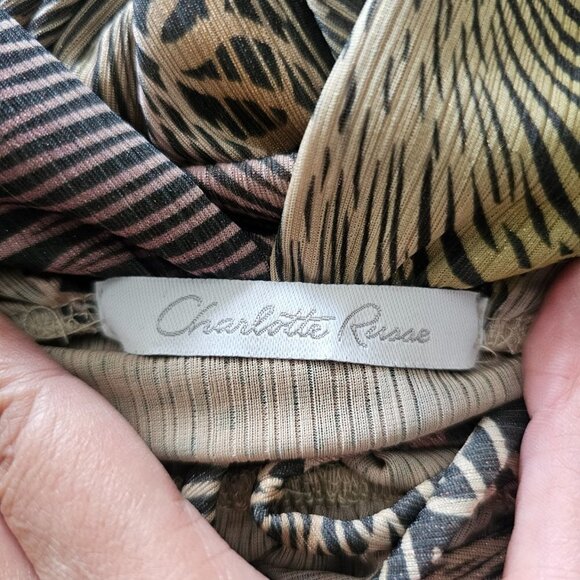 Charlotte Russe Women's V-Neck Flowy Tunic Top, Size Small - Picture 6 of 10